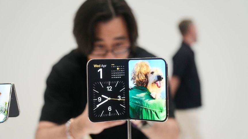 Apple'dan Devrim Niteliğinde Katlanabilir iPhone: iPhone Duo haberi kapak görseli Apple'dan Devrim Niteliğinde Katlanabilir iPhone: iPhone Duo haberi kapak görseli